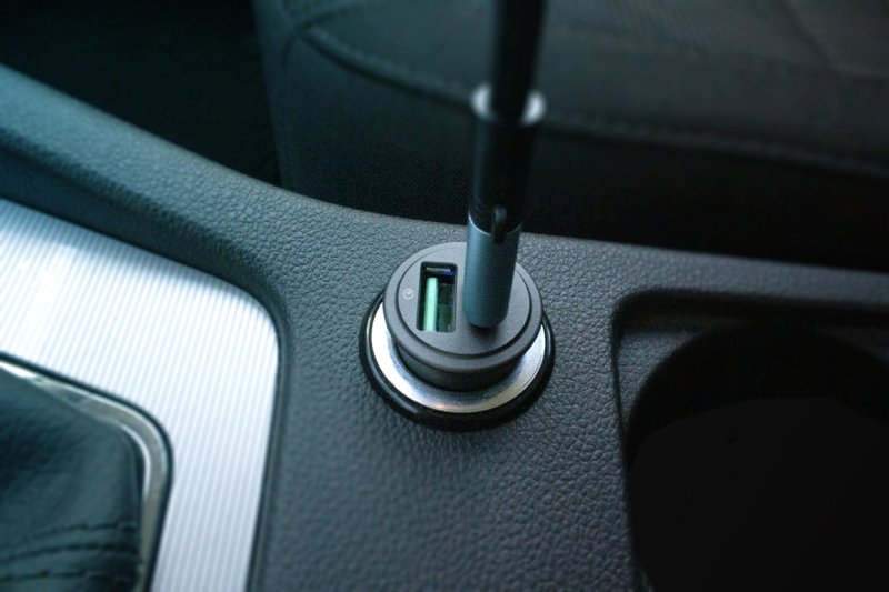 i-tec Car Charger 1x USB-C PD 30 W, 1x USB QC 3.0 - obrázek č. 3