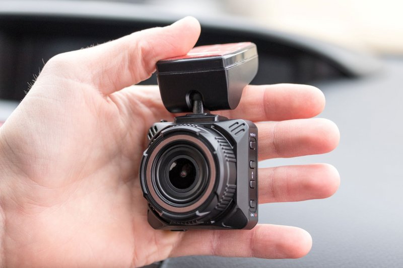 Záznamová kamera do auta Navitel R650 SONY NV - obrázek č. 3