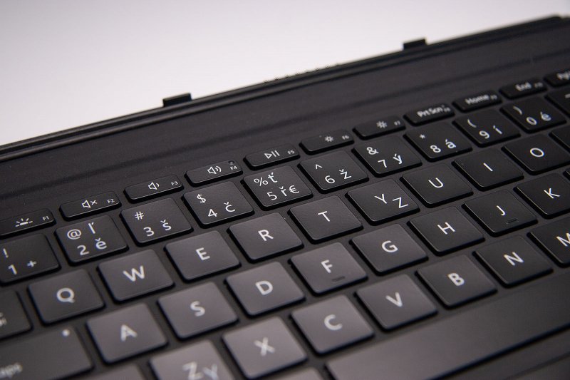 Microsoft Surface Go Type Cover (Black), CZ&SK (potisk) - obrázek č. 2