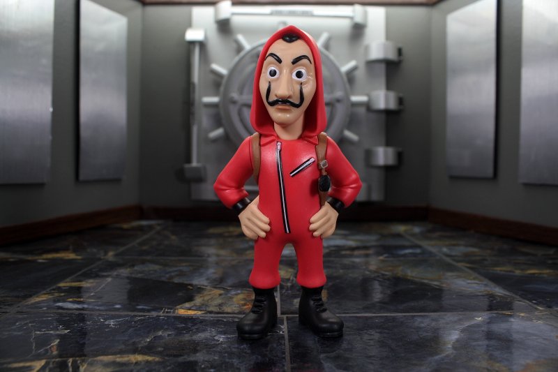 MINIX TVS: Money Heist - Berlin w/ Mask - obrázek č. 3