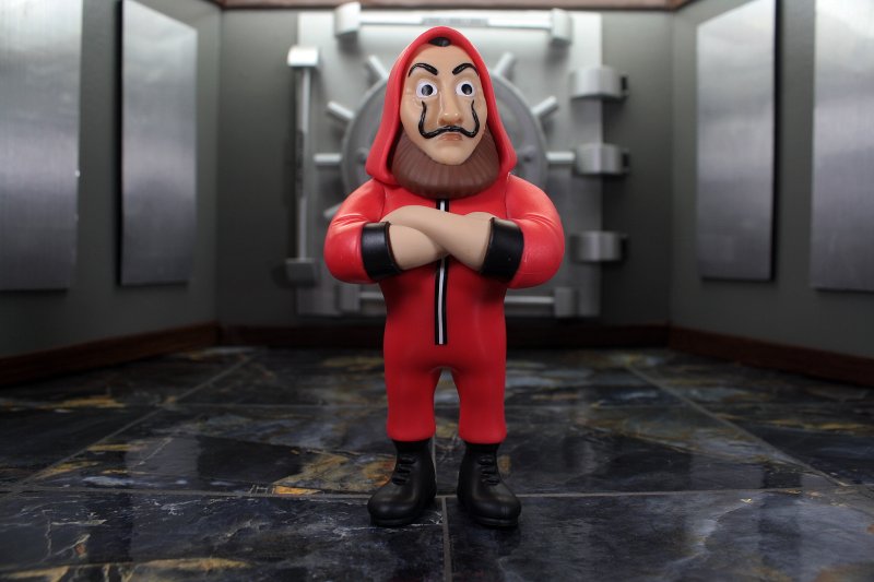 MINIX TVS: Money Heist - Helsinki w/ Mask - obrázek č. 3