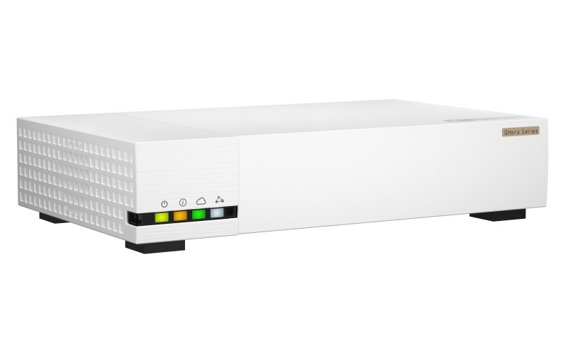 QNAP SD-WAN router QHora-322 (4jádrový procesor, 4GB DDR4 RAM, 6x 2,5GbE, 3x 10GbE, 1x USB 3.2 Gen1) - obrázek č. 2