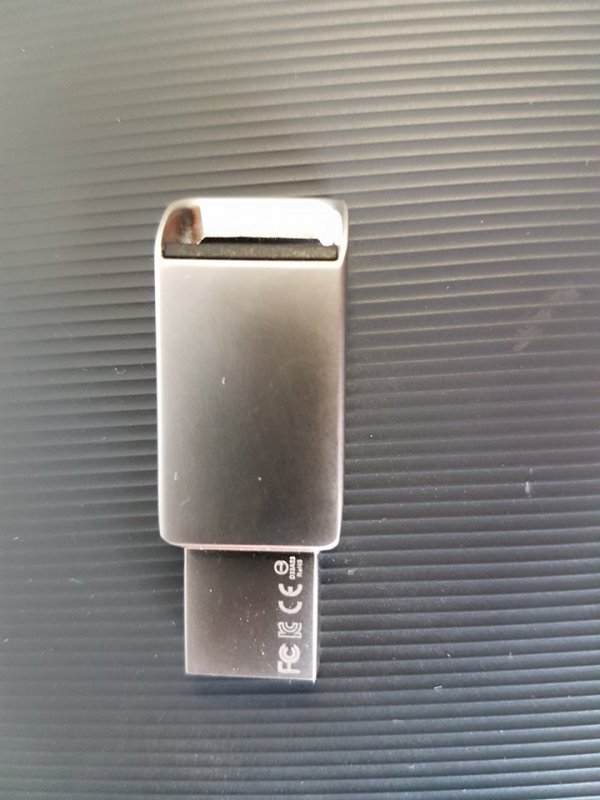 16GB USB ADATA UV130 kovová (potisk) - obrázek č. 1