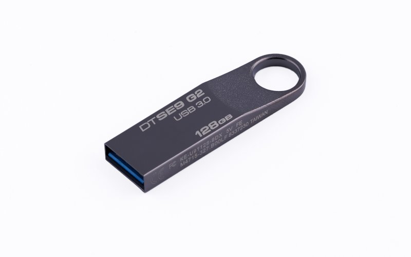 128GB Kingston USB 3.0 DT SE9G2 200/ 50 MB/ s - obrázek č. 1