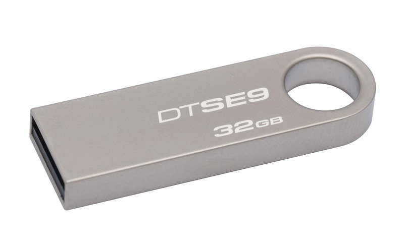 32GB Kingston USB 2.0 DataTraveler SE9 - obrázek č. 1
