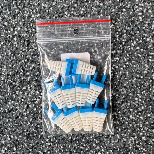 DATACOM Manžetka pro konektor RJ 45 modrá / bílá 10 ks - obrázek č. 2