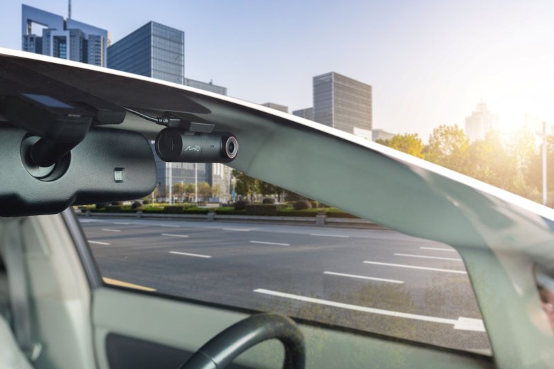 Kamera do auta MIO MiVue J35 2.5K GPS WIFI - obrázek č. 5