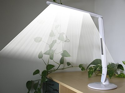 EVOLVEO Lumos IQ7, LED stolní lampa s LCD displejem - obrázek č. 2