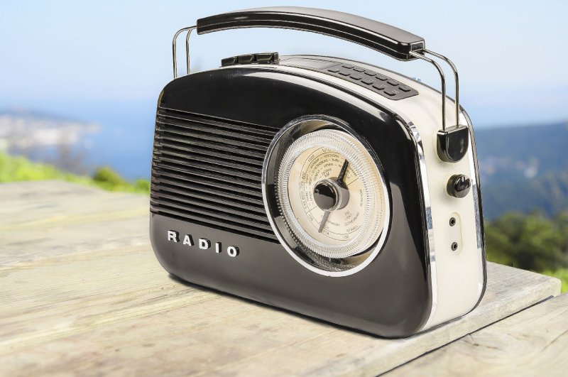 Přenosné DAB+ retro rádio (AM,FM,DAB) - obrázek č. 2