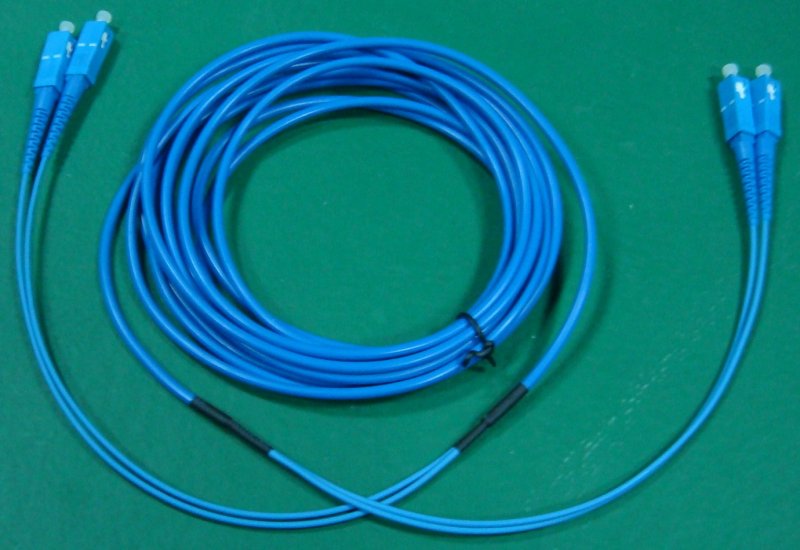 FO patch cord duplex armovaný 50/ 125 SC-SC 110m, OS2 - obrázek produktu