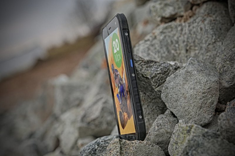 EVOLVEO StrongPhone G8, vodotěsný odolný Android Octa Core smartphone - obrázek č. 9
