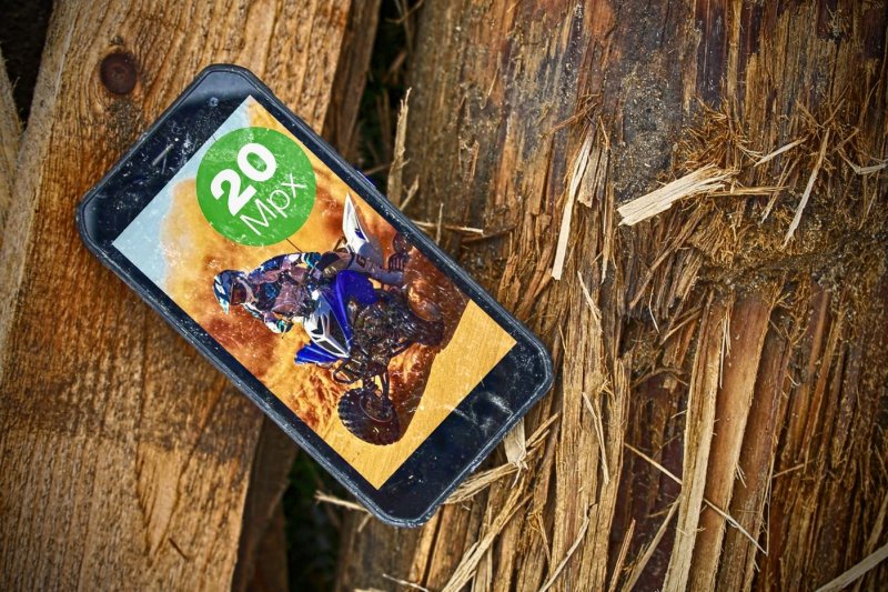 EVOLVEO StrongPhone G8, vodotěsný odolný Android Octa Core smartphone - obrázek č. 2
