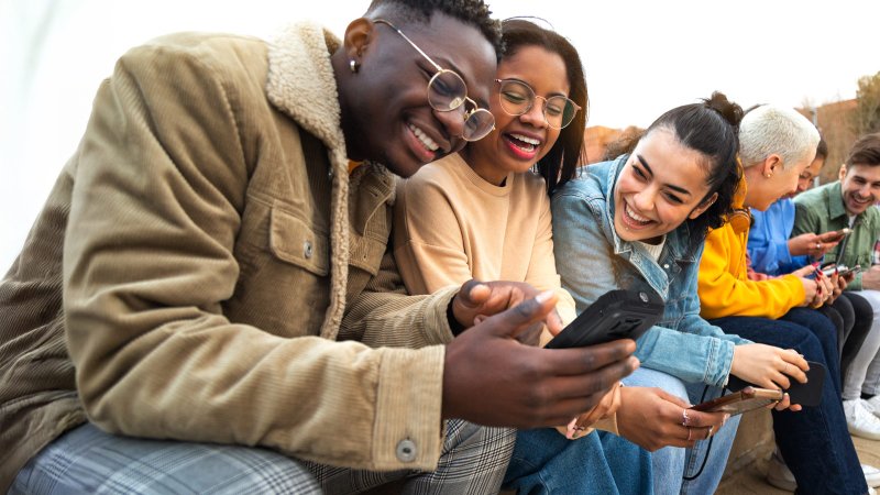 EVOLVEO MaxPhone A1, tlačítkový Dual SIM telefon, červený - obrázek č. 8