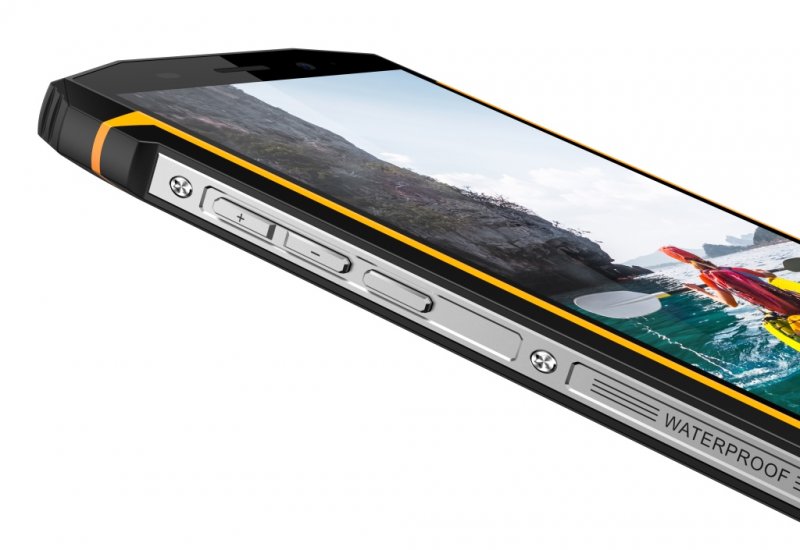iGET Blackview GBV5800 Yellow odolný telefon, 5,5" IPS, 2GB+16GB, DualSIM, 4G, IP68, Android 8.1,NFC - obrázek č. 1