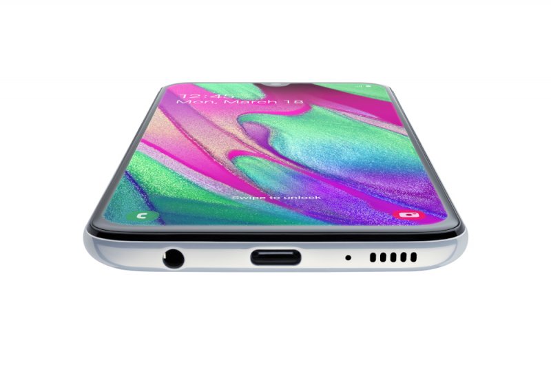 Samsung Galaxy A40 SM-A405 White DualSIM - obrázek č. 3