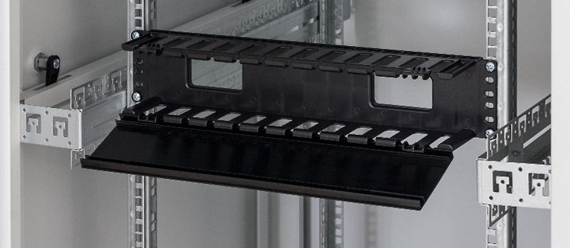 19` vyvazovací panel 2U plastový RAL9005 - obrázek č. 2