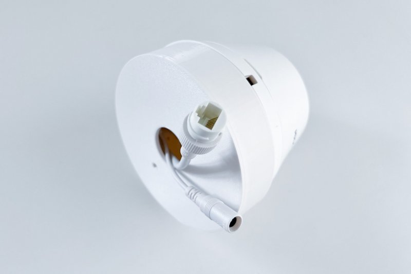 TP-LINK držák s kabelovou krytkou pro kamery VIGI C400/ C440/ C440-W na stěnu nebo strop bílý - obrázek č. 1