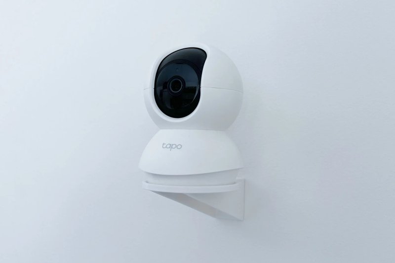 TP-LINK držák pro Tapo C200 / C210 na stěnu bílý - obrázek č. 4