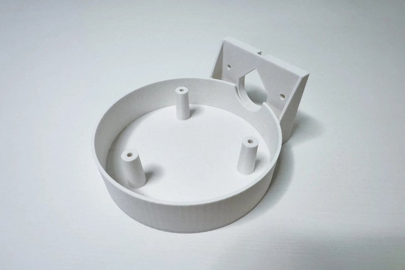 TP-LINK držák s kabelovou krytkou pro kamery VIGI C400 / C420 / C430 / 450 na stěnu, bílý - obrázek č. 1