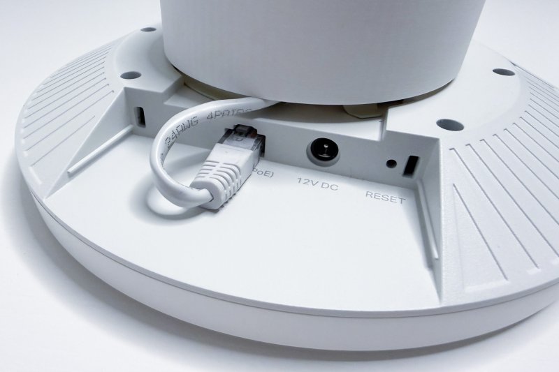 TP-LINK držák s kabelovou krytkou pro EAP řady 6x a 7x, na stěnu nebo strop, bílý - obrázek č. 3