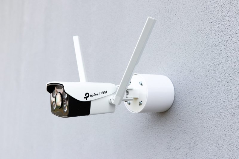 TP-LINK držák s kabelovou krytkou pro kamery VIGI Bullet C345 / C355 / C385 / S385 na stěnu a strop, bílý - obrázek č. 3