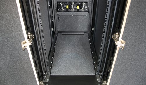 NetShelter CX 38U Secure Soundproofed Server Room in a Box Enclosure International - obrázek č. 5